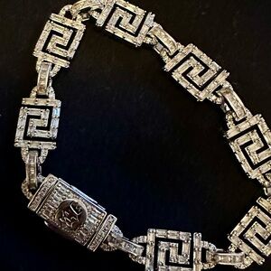 Elegant Silver Geometric Bracelet